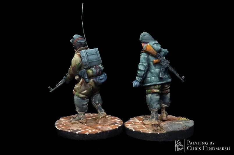 Figurines de commandement RKX Miniatures incluant un officier et un opérateur radio allemand, peintes par Chris Hindmarsh