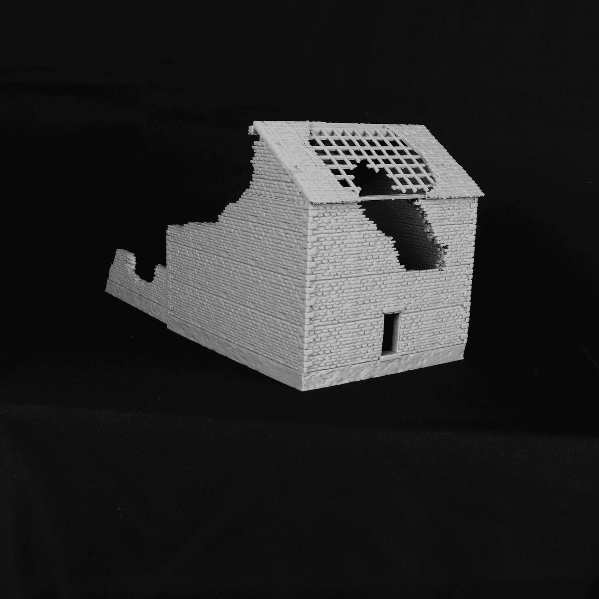 Vue arrière de la Ruined Farm House, maison de ferme détruite pour table Normandie WW2 en 28 mm