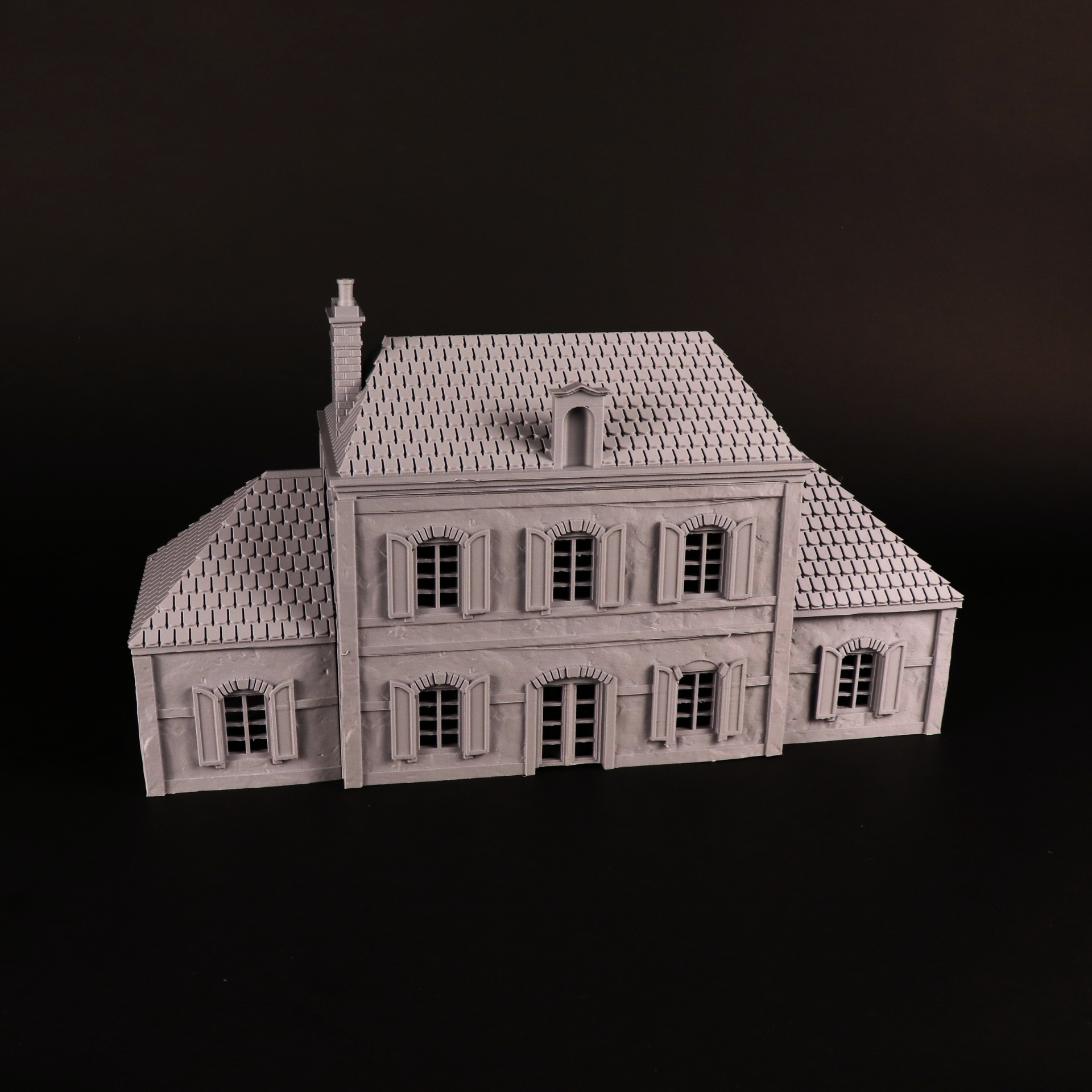 Breville School House, grand bâtiment normand avec cour pour Bolt Action et wargame historique 28 mm