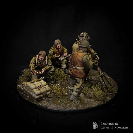 Vue arrière de l'équipe Canadian 3" Mortar Team RKX Miniatures montrant les servants et les munitions en résine 28 mm.