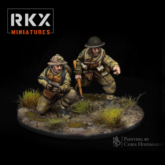 Équipe Canadian Flamethrower Team de RKX Miniatures en résine 28 mm compatible avec Bolt Action, Chain of Command, Battlegroup et autres jeux de figurines historiques.
