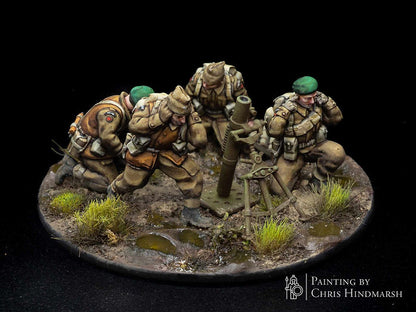 Vue alternative de l’équipe de mortier Commando 3" Mortar Team de RKX Miniatures avec ses quatre servants britanniques en 28 mm.