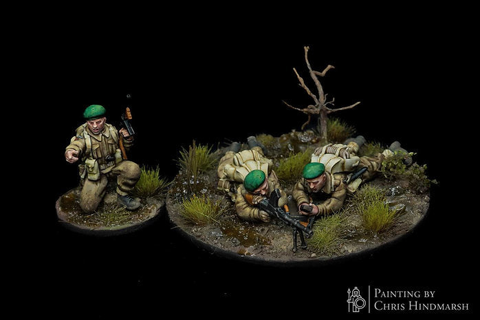 Équipe d’appui de la Commando Rifle Section de RKX Miniatures avec commandos britanniques en position de tir en 28 mm.