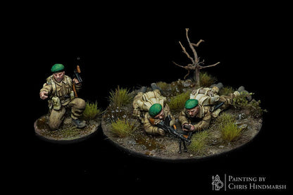 Équipe d’appui de la Commando Rifle Section de RKX Miniatures avec commandos britanniques en position de tir en 28 mm.