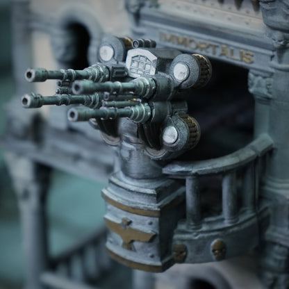 Autocanon Defence Cannon intégré à un bâtiment futuriste pour jeux de figurines 28 à 32 mm.