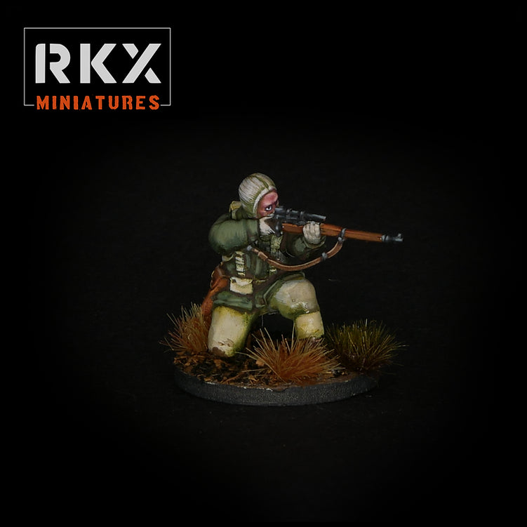 Tireur d'élite US Army hiver 28mm en résine avec fusil à lunette par RKX Miniatures.