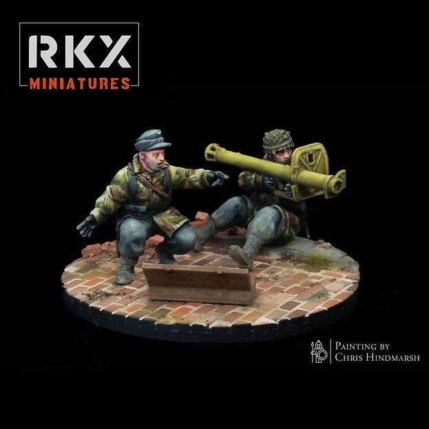 Figurines RKX Miniatures d'une équipe antichar allemande avec Panzerschreck, peintes par Chris Hindmarsh, Seconde Guerre mondiale échelle 28mm