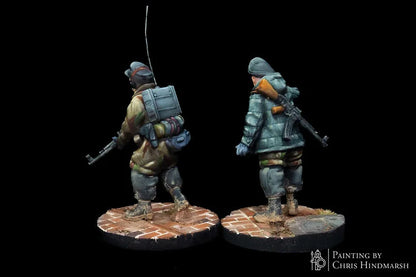 Figurines de commandement RKX Miniatures incluant un officier et un opérateur radio allemand, peintes par Chris Hindmarsh