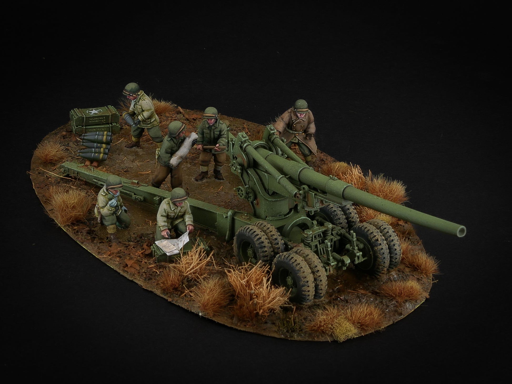 Maquette en résine du canon d'artillerie lourde américain 155mm Long Tom avec ses servants et munitions, échelle 28mm, design RKX Miniatures.